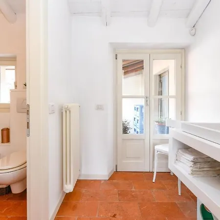Four Bedroom Ferienhaus